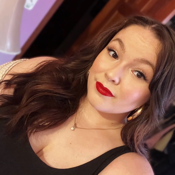 Meet your Posher, Gabby - Picture 8 of 15